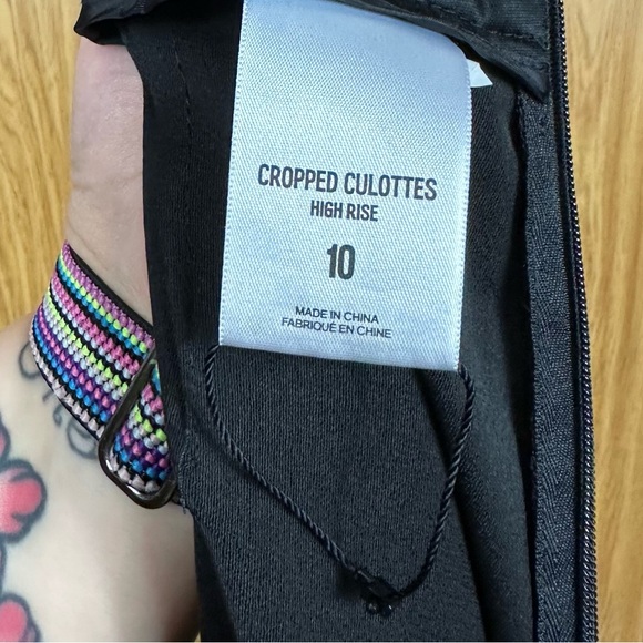 Express High Rise Cropped Black White Striped Side Career Culotte Pants 10 NWOT - Picture 6 of 6